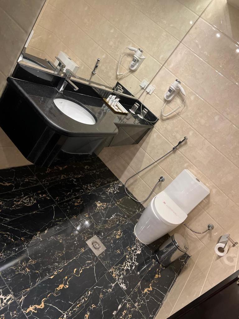 Remaz Suites Hotel Jubail Ngoại thất bức ảnh
