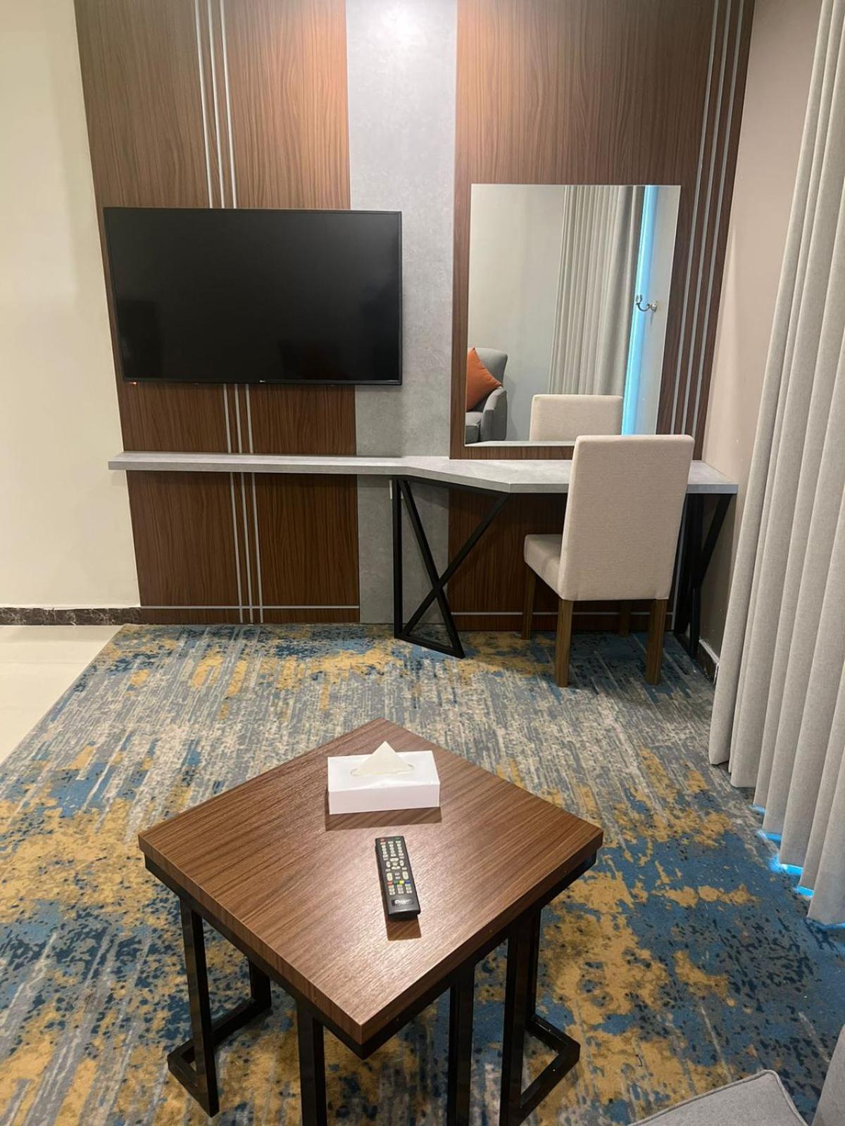 Remaz Suites Hotel Jubail Ngoại thất bức ảnh