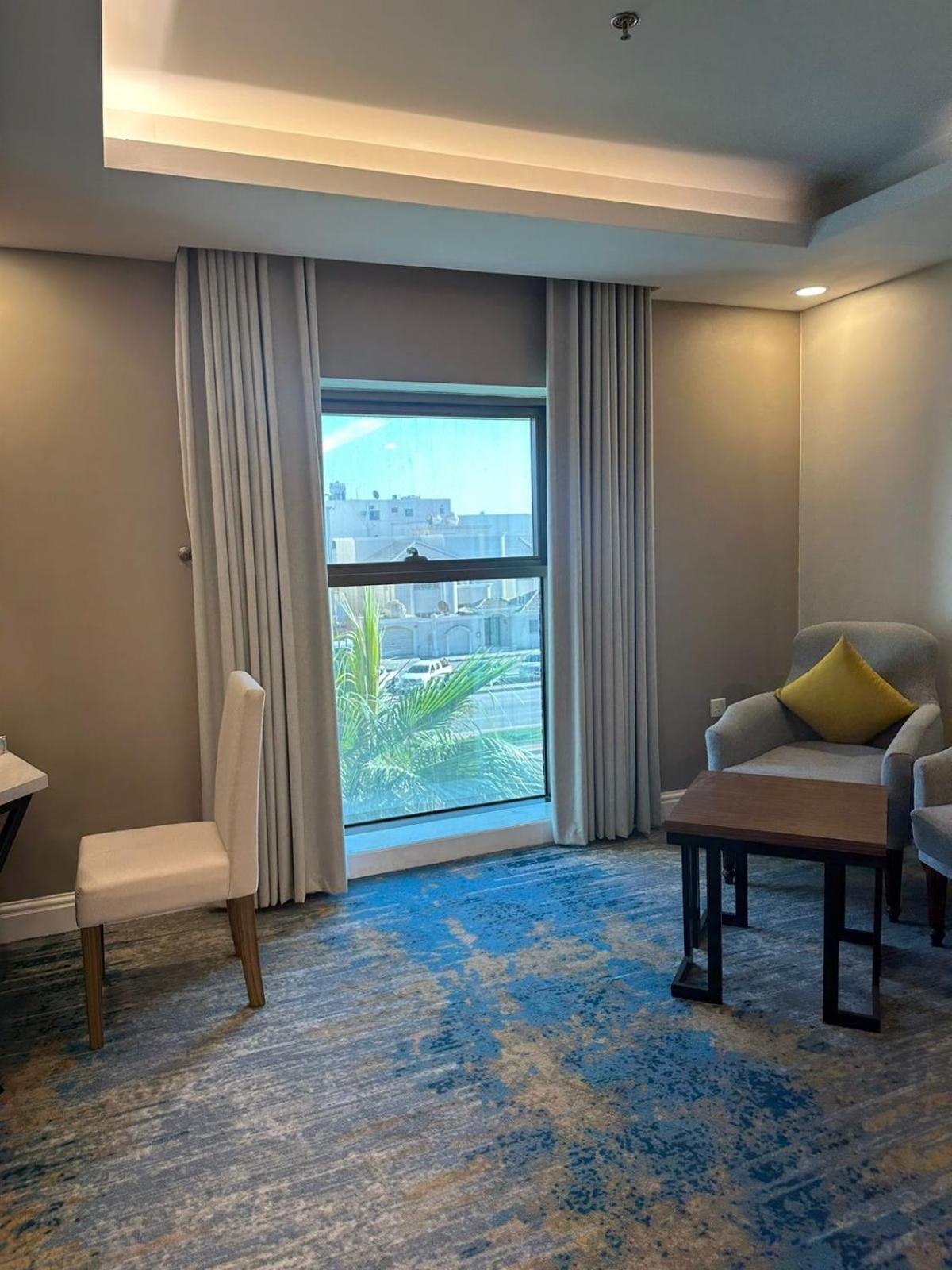 Remaz Suites Hotel Jubail Ngoại thất bức ảnh