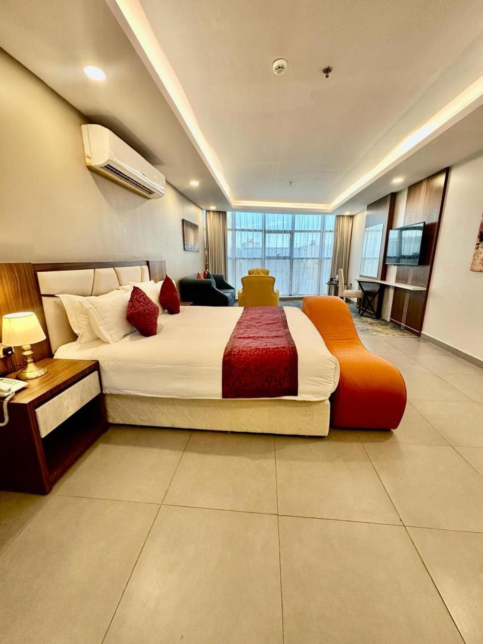 Remaz Suites Hotel Jubail Ngoại thất bức ảnh