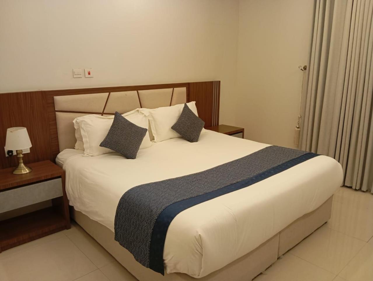 Remaz Suites Hotel Jubail Ngoại thất bức ảnh